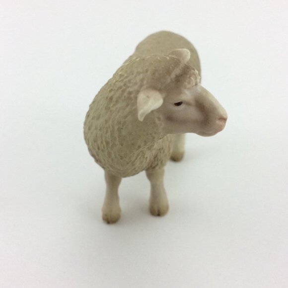 Schleich Standing Ewe Sheep Female Farm Animal Figure Play 2003 Retired D-73527 - Picture 3 of 12